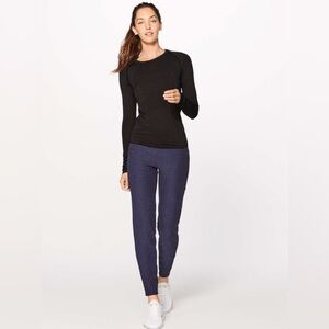 Lululemon Run On‎ Jogger (28")
Heathered Hero Blue / Black Women Size 2.